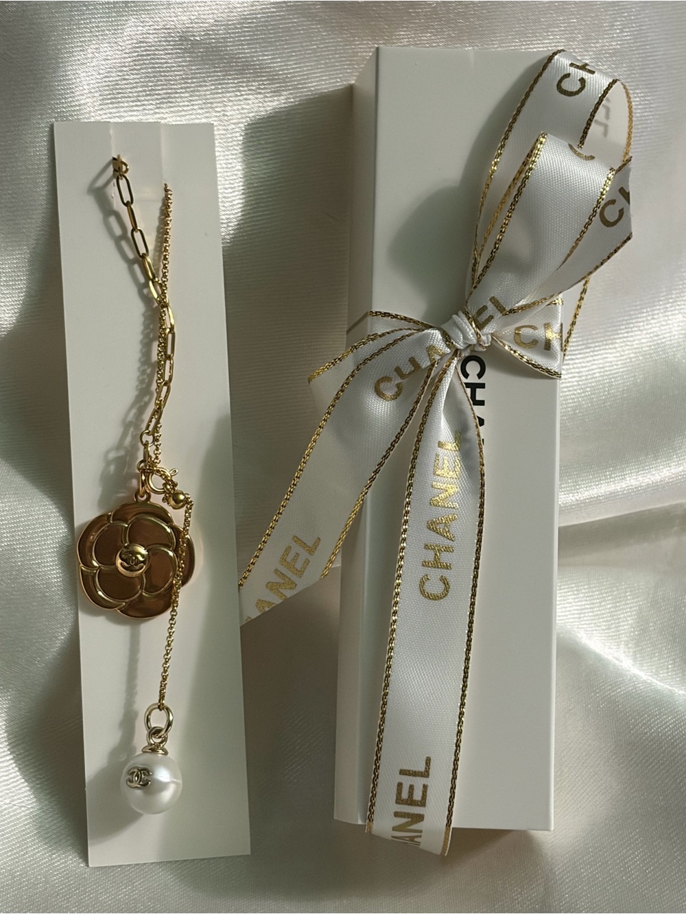 CHANEL Beauty Gold Camellia Charm with Pearl Set